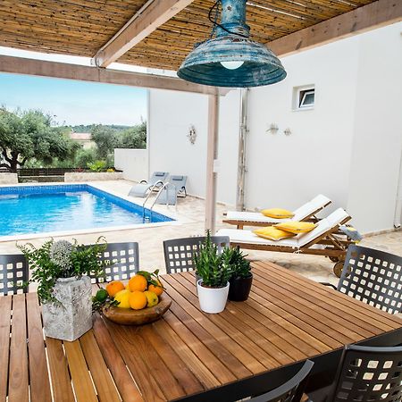 Villa Diktina Tavronitis Екстериор снимка